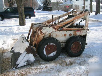 Bobcat M500 skid loader - low 