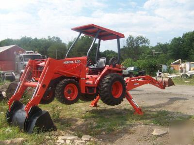 Kubota L35 backhoe