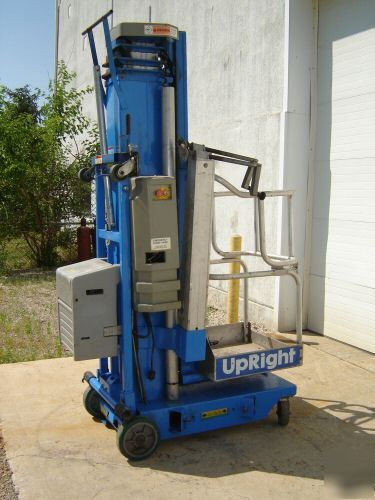 Upright personnel boom man lift scissor manlift aerial 