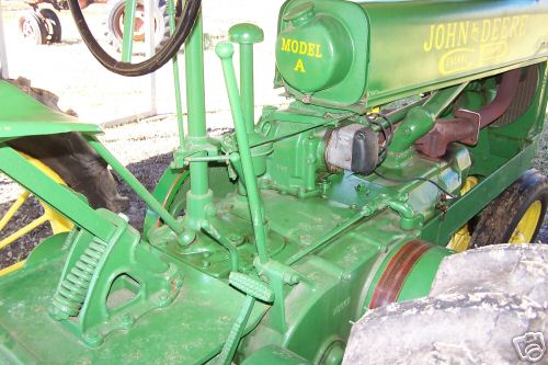 1935 john deere a unstyled tractor... good shape . tx