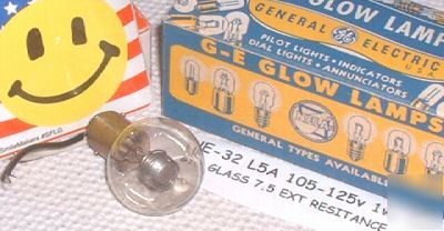 NE32 ne-32 L5A neon glow test light lamp bulb vintage 