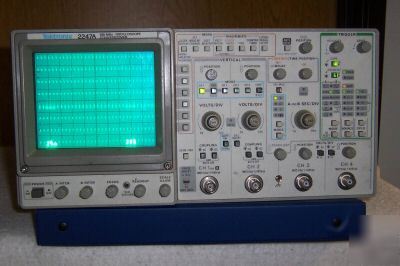 Tektronix 2247A 4 chan 100 mhz w/ voltmeter & autosetup