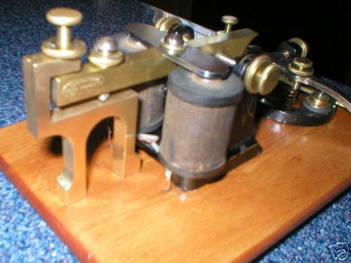 Vintage manhattan electric supply telegraph key/sounder