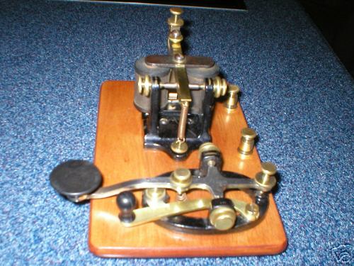 Vintage manhattan electric supply telegraph key/sounder