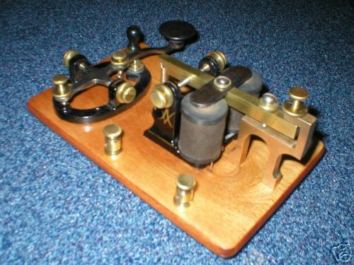 Vintage manhattan electric supply telegraph key/sounder