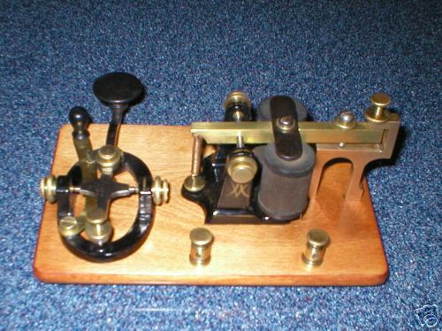 Vintage manhattan electric supply telegraph key/sounder