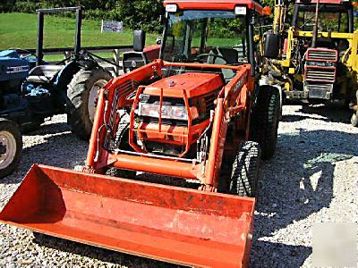 Kubota 2002 L4610 mfwd cab hydro 688 hours w/loader