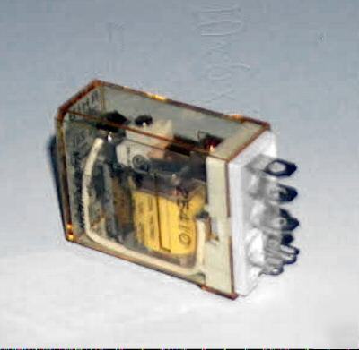 Five (5) idec one pole double throw relays - dc 24 volt