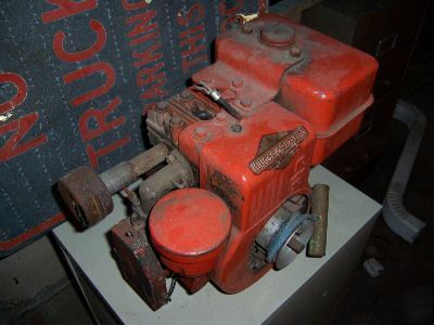 Vintage 4 cycle briggs & stratton motor old