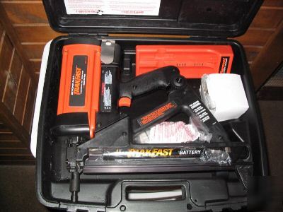 Ramset TF1100 trakfast tool in case, never used