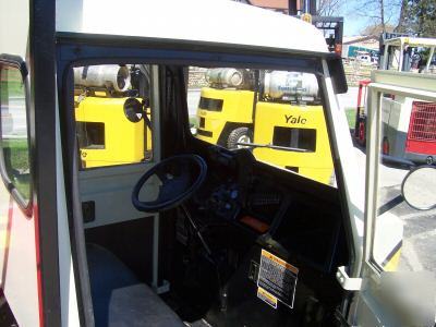 1998 1TON cushman hulster