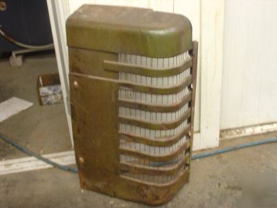 John deere a right hand grill screen