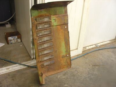 John deere a right hand grill screen