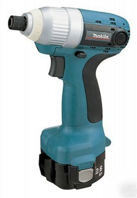 Makita 6980 12 volt cordless impact driver