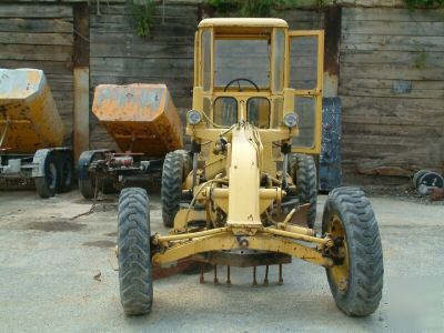 Gallion small motor grader