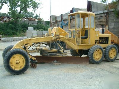 Gallion small motor grader