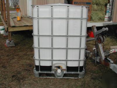 Water / storage / transport tank 330 gallon plastic 