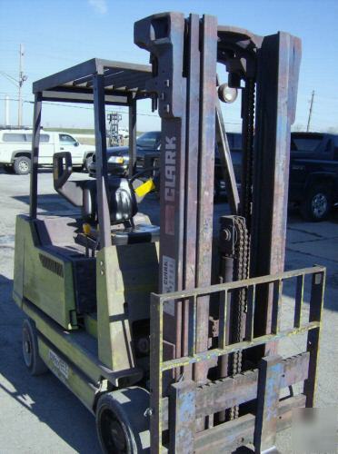 Clark forklift #5374 gas fuel cushion tires 5,000# cap