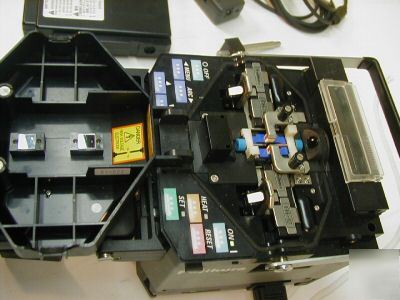 Fujikura fsm-30R arc fusion splicer w/hjs-02 (2)