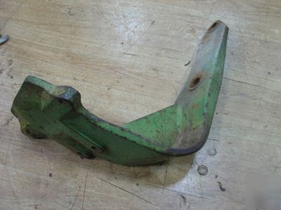 John deere 730 630 lp gas regulator bracket