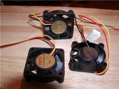 10 - 12 vdc 40 mm cooling fan w/ fan guard