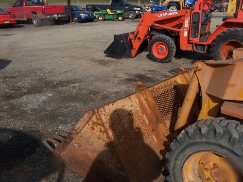 Case 1835 skid steer. no buysafe