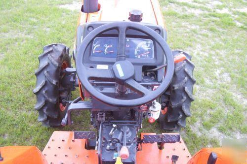  2002 kubota L2600- 4WD-161HRS 