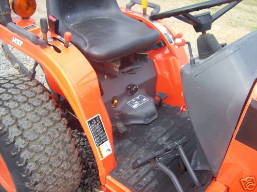 Kubota B7300 4X4 compact diesel tractor w/ 60