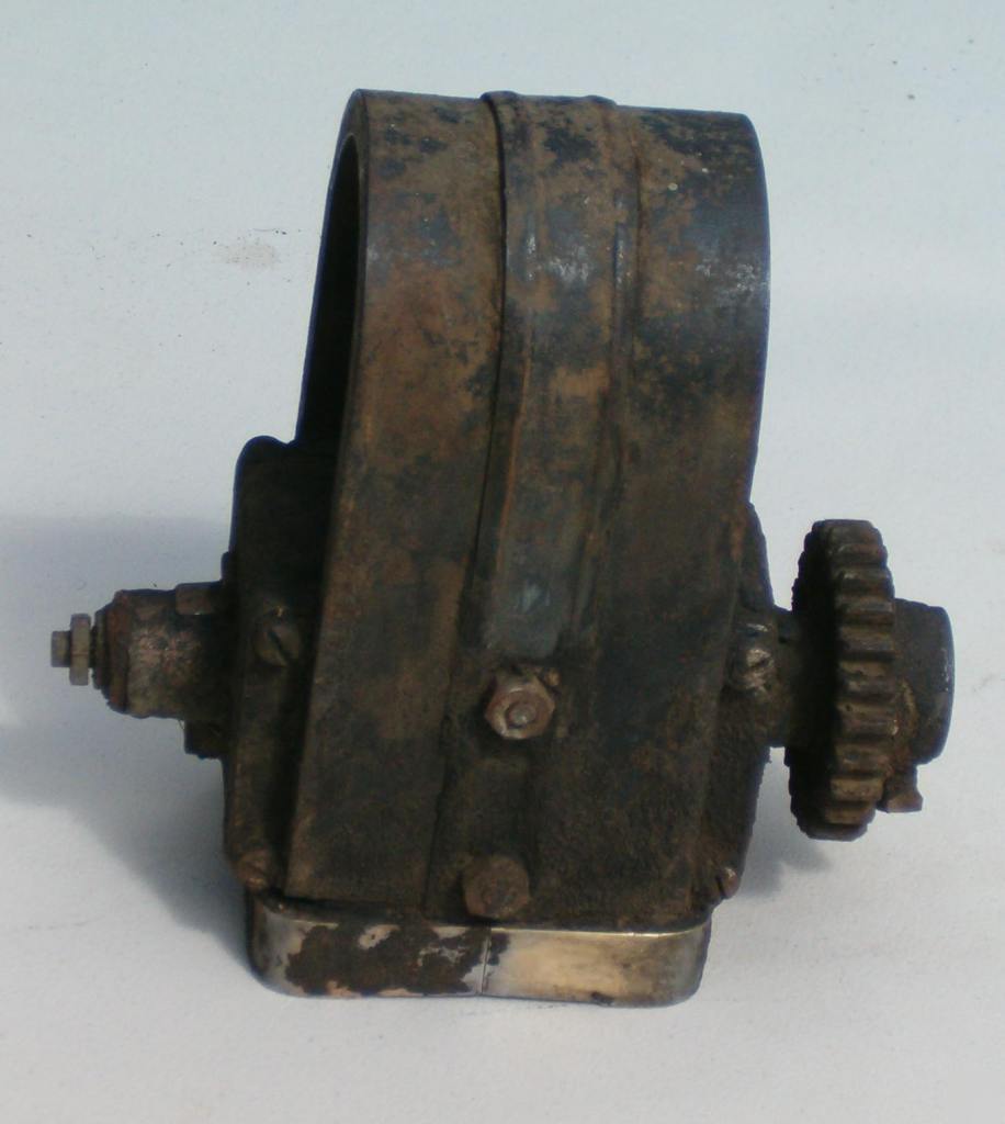 Associated 4 bolt magneto hit miss gas engine united