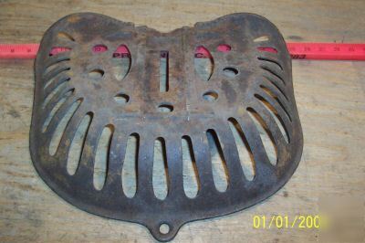 Old cast iron john deere & mansur style seat 646