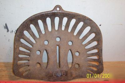 Old cast iron john deere & mansur style seat 646