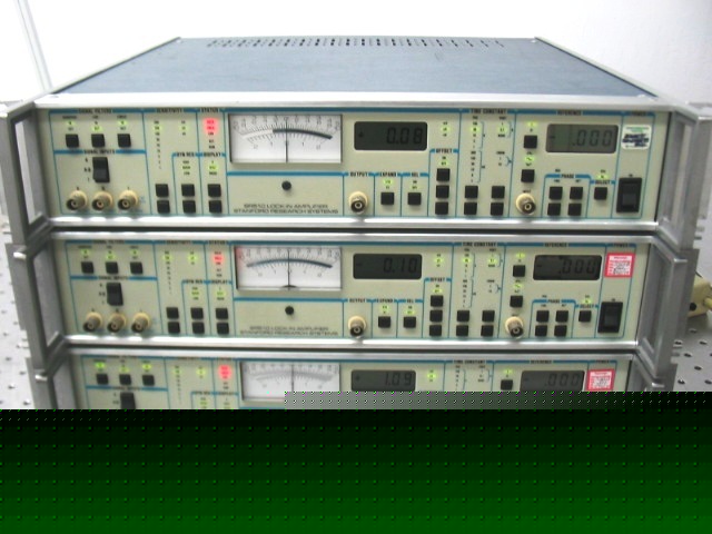 T28942 (3) stanford research SR510 lock in amplifiers