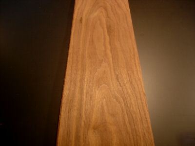 Walnut veneer 95SF 