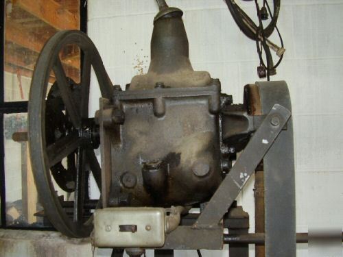 Lodge & davis machine tool co. 12 x 28 lathe - working 