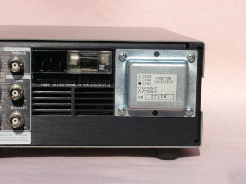 Stanford research DS345 30MHZ synth function generator