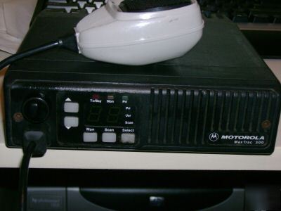 Motorola maxtrac 300 mobil ham business radio