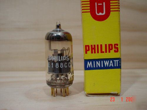 Nos sq philips miniwatt cca (E188CC 7308 ECC88 E88CC)