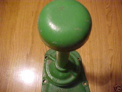 B700R john deere b crank case cover-breather stack