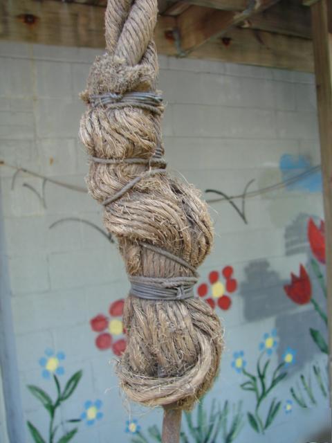 Concrete placing bucket heavy construction builder rope