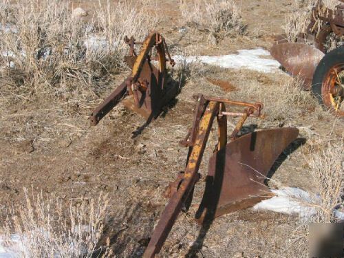 1938 allis chalmers row crop tractor B5504 kept inside