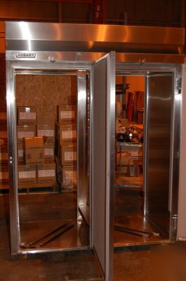 Hobart 4-dr. pass-thru roll-in refrigerator, model he-2