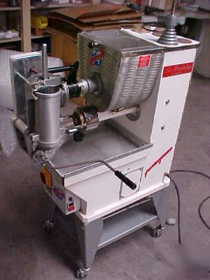 La parmigiana combination ravioli and pasta machine 
