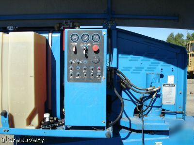 Manlift boomlift genie 40 foot 1999 work ready low hrs