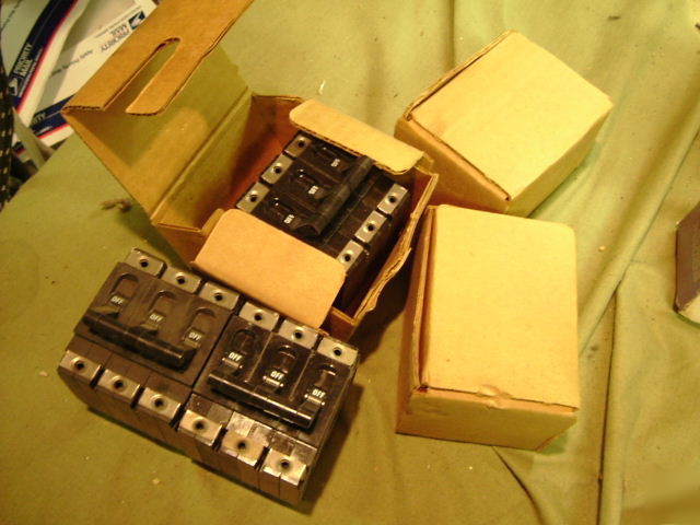 5 heinemann re-cirk-it 15 amp 250V circuit breakers