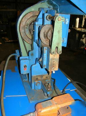 Aj horn inc. eyelet insertion punch press af-500