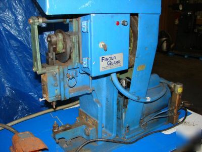 Aj horn inc. eyelet insertion punch press af-500