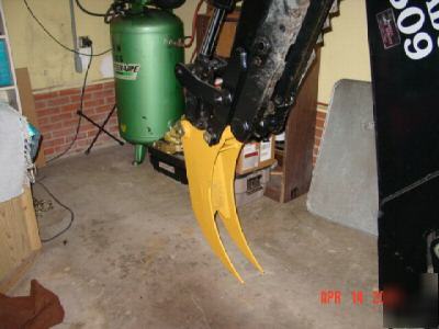 Excavator stumper for loader backhoe