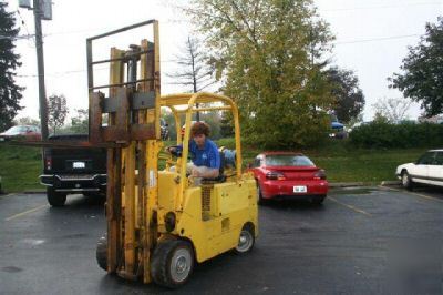 Forklift caterpillar 8000LB lpg cushion price reduced 