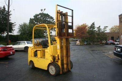 Forklift caterpillar 8000LB lpg cushion price reduced 