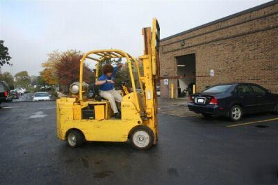 Forklift caterpillar 8000LB lpg cushion price reduced 